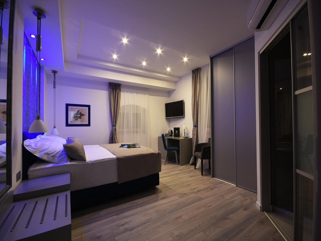 Luxury room 2